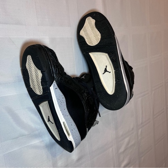 Youth Air Jordans Dub Zero GS Sneakers - Picture 7 of 15